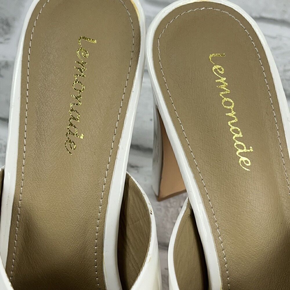 Lemonade No Chill Women’s Size 9 White Platform Pumps With Gold Chain Detail - Picture 12 of 13